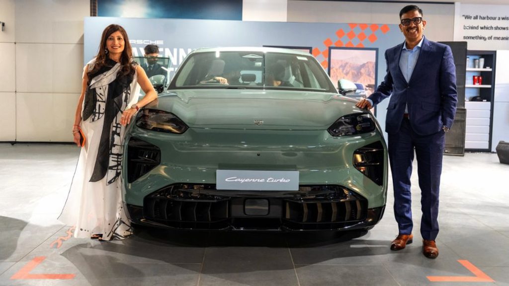 Palak Shah, Dealer Principal, Porsche Centre Ahmedabad with Ashutosh Dixit, Head Porsche India, l-r